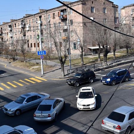 דירות יירבאן Напротив Спортивно-Концертного Комплекса מראה חיצוני תמונה
